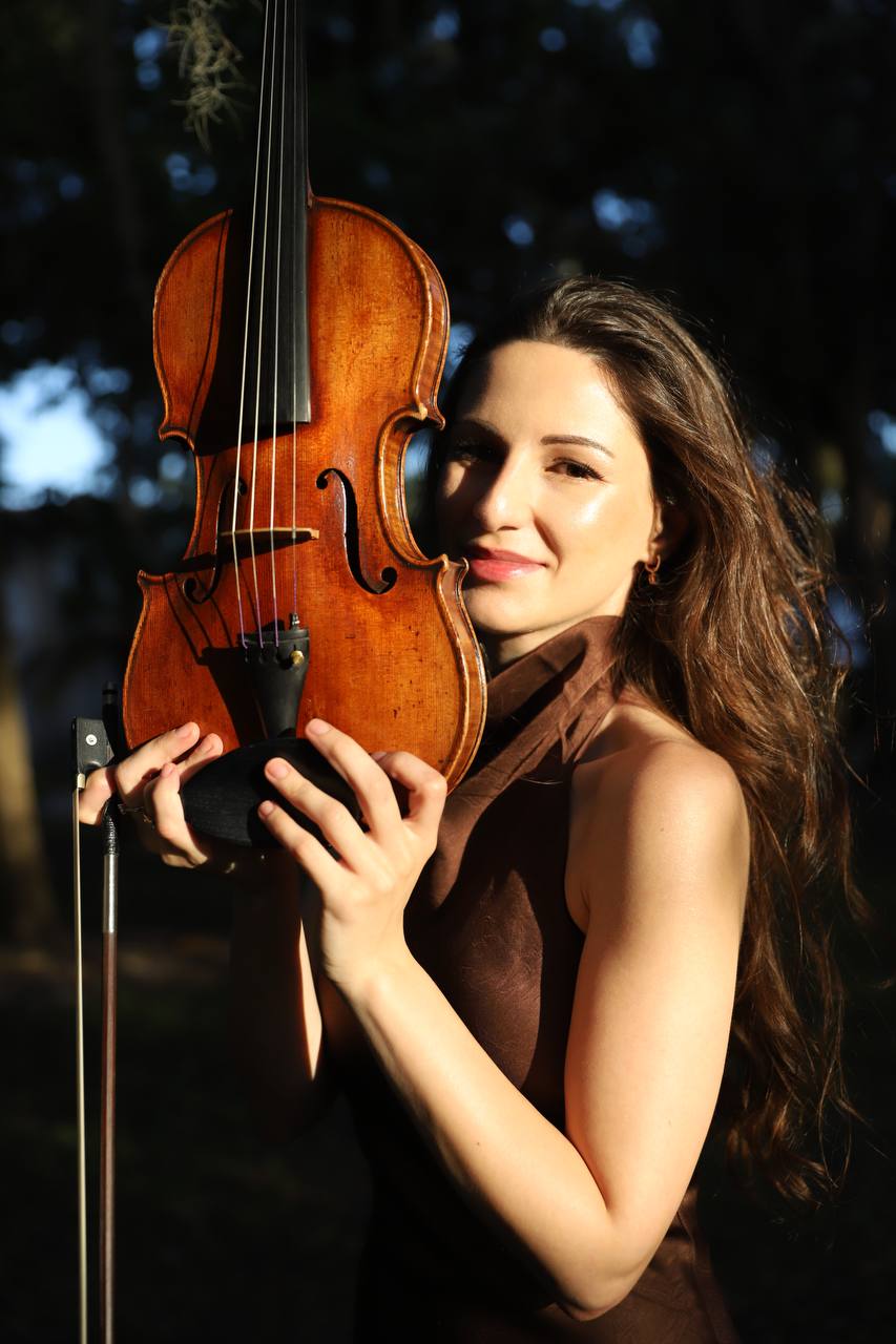 Portrait photograph of Tatev Muradyan with violin
