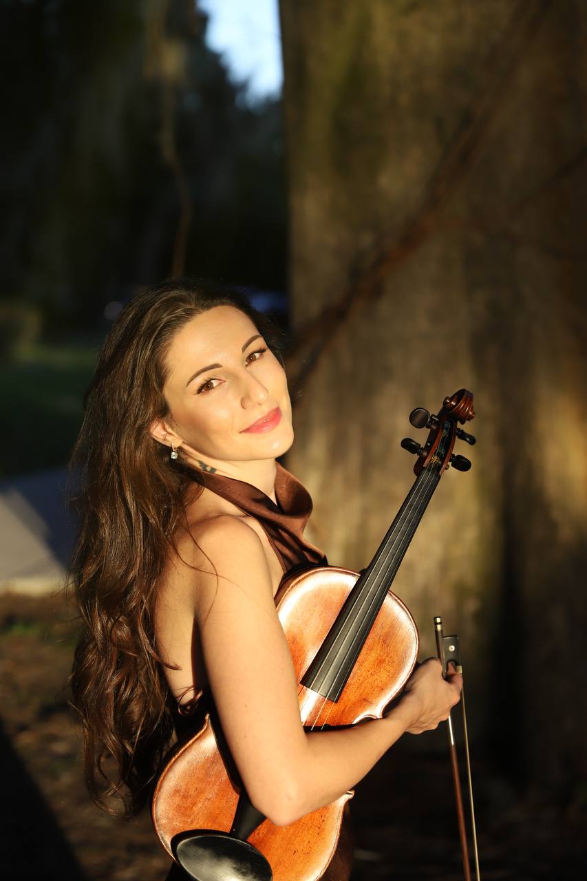 Portrait photograph of Tatev Muradyan with violin